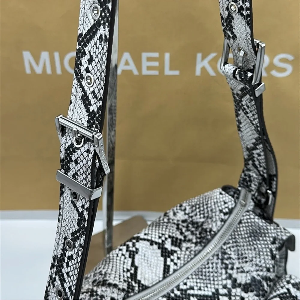 MICHAEL KORS Dakota Md Snake Embossed Leather Pocket Shoulder Bag
ALUMINUM
NWT - Picture 15 of 16